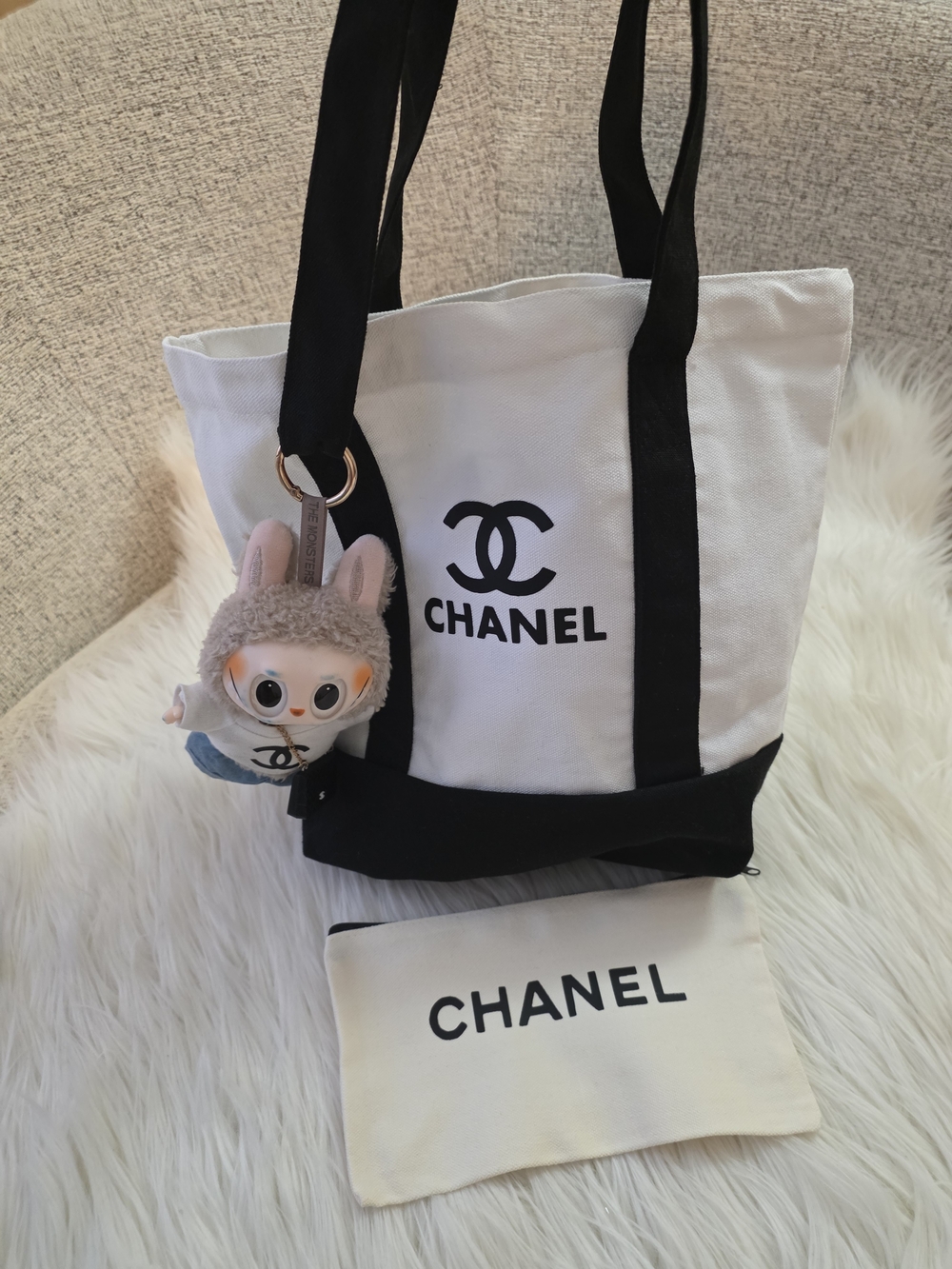 White and Black Canvas Tote with Pouch — 2 Pieces - Picture 10 of 10